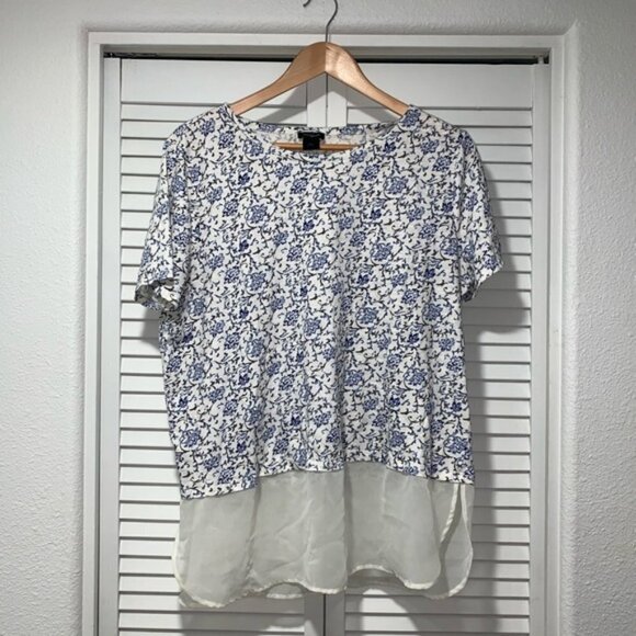 Ann Taylor Tops - Ann Taylor floral print tee shirt Chiffon bottom